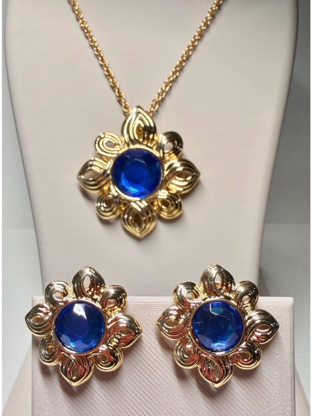 Vintage KJL Kenneth Jay Lane Blue Cabochon Necklace Clip Earrings Set Signed